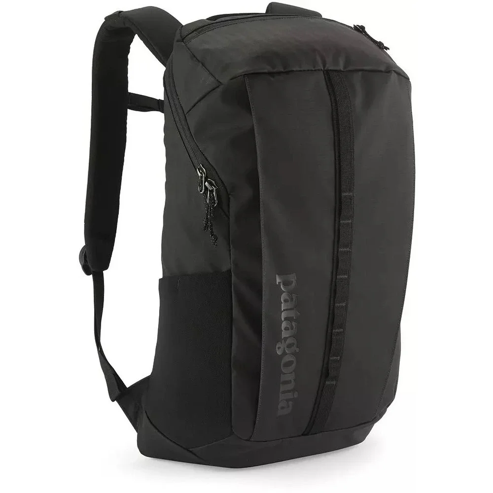 Patagonia 25L Black Hole Pack Black NWT $150 MSRP